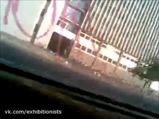 free парень в автобусе сидит с торчащим членом из штанов напротив девушки коротко hd