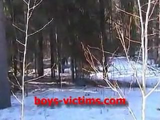 free россия привязали парня к дереву и молодые до крови hd