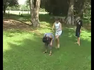 free девочка пыталась сделать сальто но попала по яйцам hd