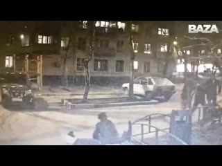free в москве пятеро граждан узбекистана напали на улице на отца и сына и жестоко избили их всё ради двух тысяч рублей hd
