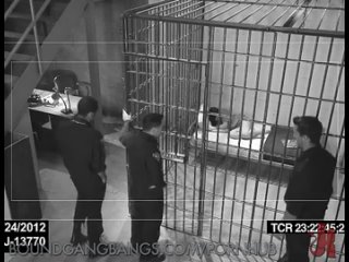 free толпой отъебали бабу в тюряге трахнули во все дыр и обкончали hd