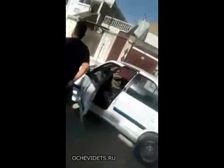 free в городе ахваз иран слишком ревнивый муж отрезал голову молодые 18 летней жене и пошел с ней гулять по городу hd