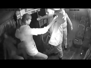 free в бийске две девушки попытались дать отпор пьяным дебоширам в автобусе 36 инци hd