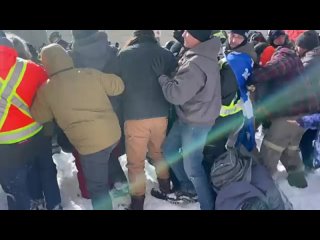 free вся проблема в том что мало народу запомните это на будущее нужно всем выходить всем hd