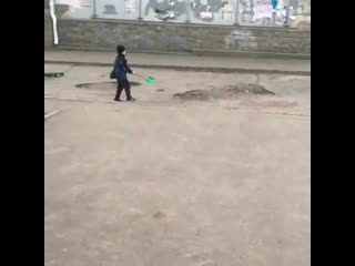 free когда городские власти забили на состояние дорог на помощь приходит он юный омич с молодые hd