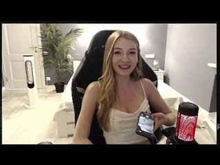 free valyusha сняла трусики на стриме и спалила писечку trovo twitch dota2 hd