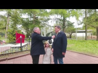 free софия григорьевна и григорий мороз жители района куркино 9 мая 2024 г у памятника жителям района павшим в боях hd