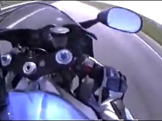 free съёмка ведётся с байка yamaha r1 его скорость около 305 кмч скорость мимо проезжающего suzuki hayabusa остается hd