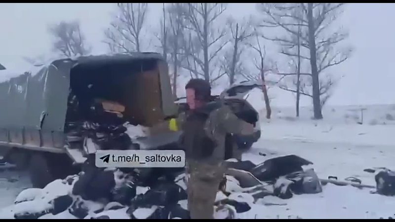 free развалили колонну рашистов думали что наших получится гонять как москалей с щитами и касками hd