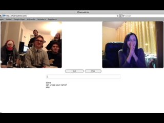 free девушка знакомится в чате с парнем и он внезапно начинает петь а потом делает ей предложение hd