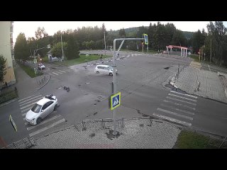 free жена провезла мужа на капоте и врезалась в автомобиль в междуреченске hd