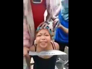 free жесть отрезают голову женщине я не шучу отрезали голову hd