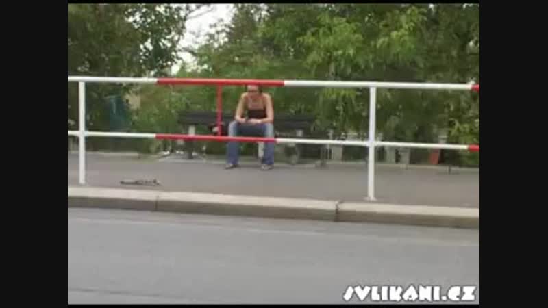 free хулиганы срывают с девчонок одежду в общественных местах еще одна порция жестких уличных приколов над девушками hd